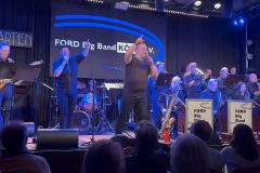 TuerlichTuerlich-HandsUp_upscayl_4x_upscayl-lite-4x-1-scaled